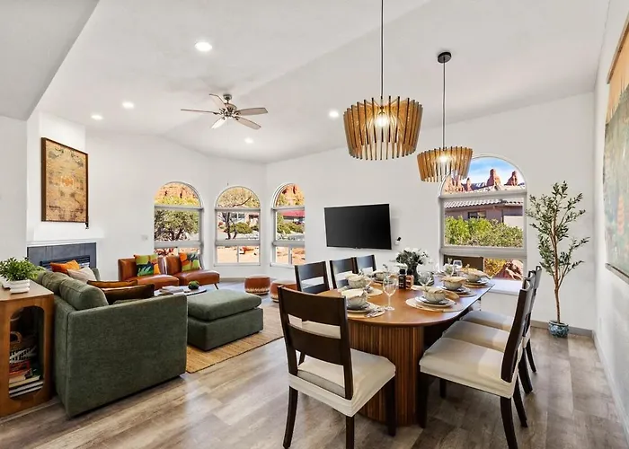Scenery With Amazing Red Rock Views, Pool, And Game Villa