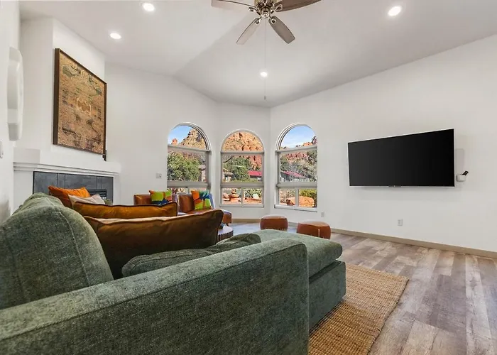 Scenery With Amazing Red Rock Views, Pool, And Game *