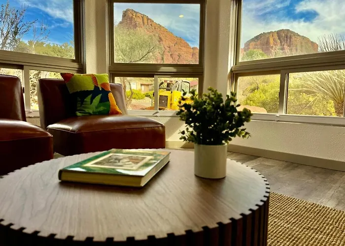 Villa Scenery With Amazing Red Rock Views, Pool, And Game *
