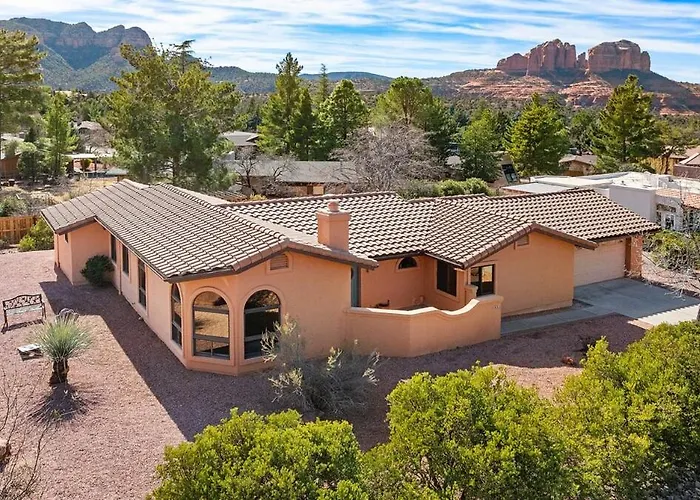 Scenery With Amazing Red Rock Views, Pool, And Game