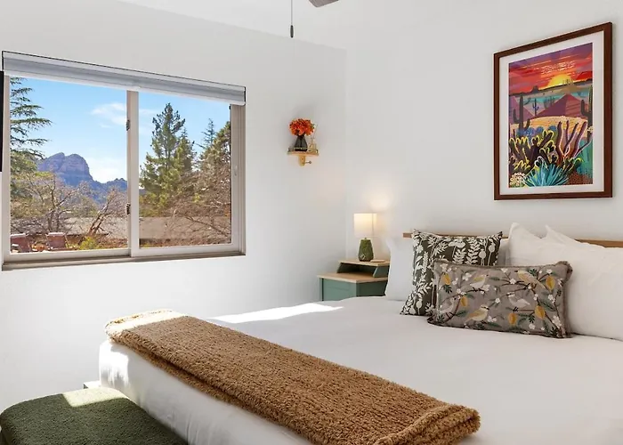 Scenery With Amazing Red Rock Views, Pool, And Game *